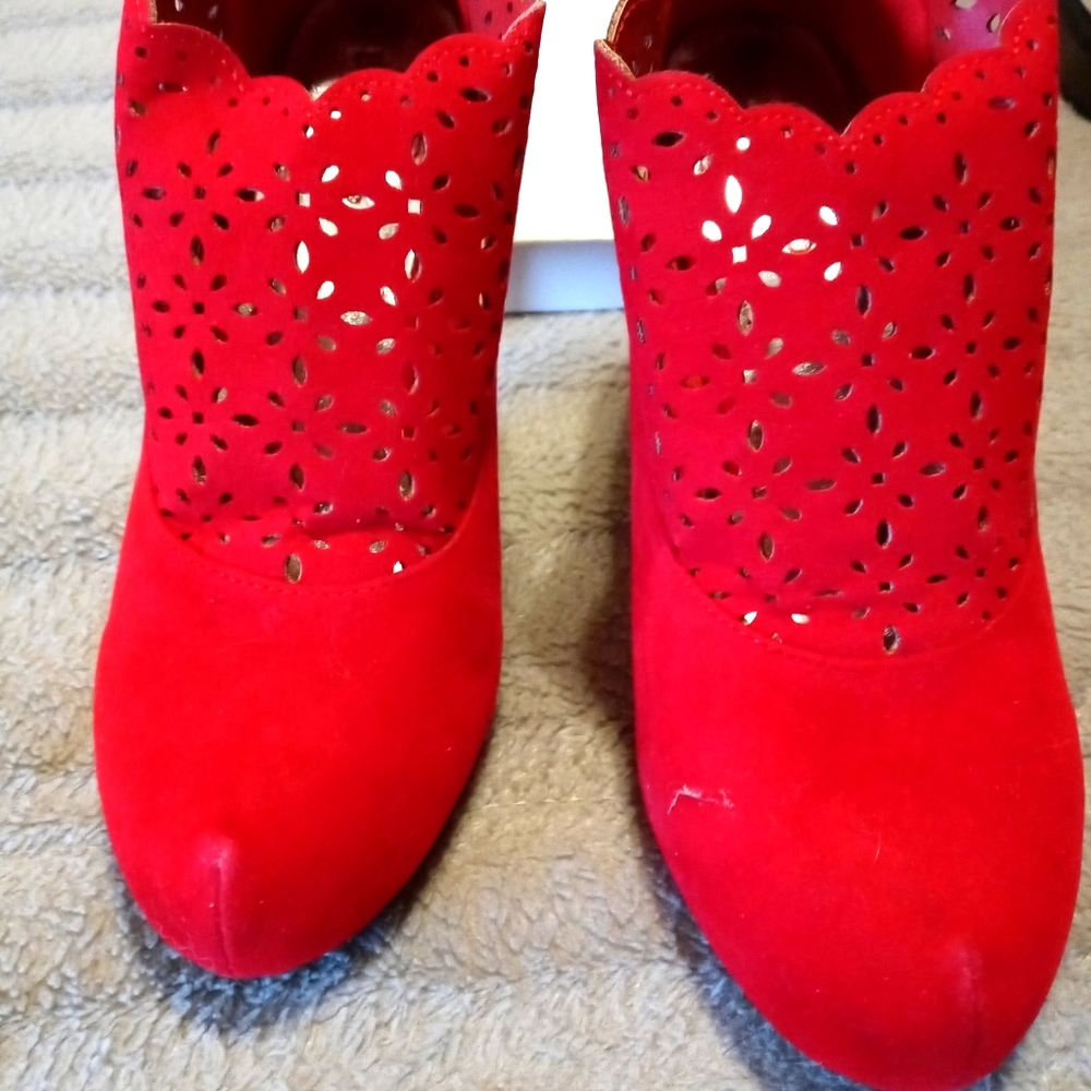 Bamboo red suede ankle boots